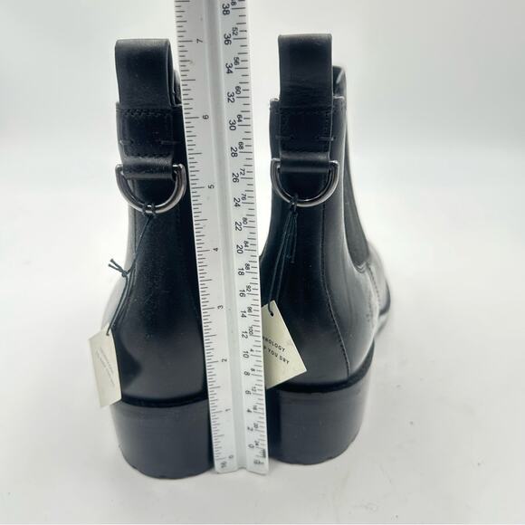 NEW - Cole Haan Newburg Waterproof Chelsea Boot in black leather - SIZE 8 main image 12